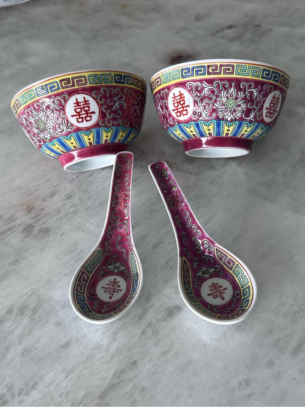 VTG 1900
Chinese porcelain Mun Shou longevity rose rice soup bowls and spoon